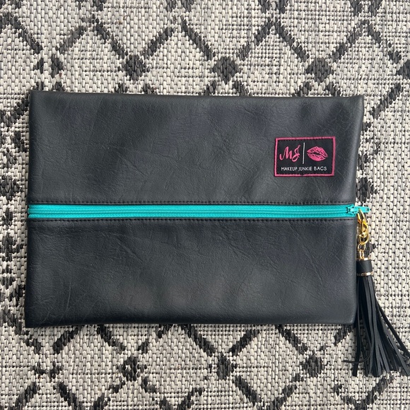 Makeup Junkie Bag Medium Smooth Black with Teal Zipper - Used (see pic) - Picture 2 of 5